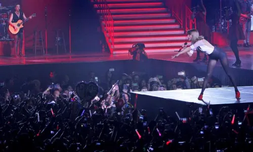 FOTO KONSER TAYLOR SWIFT : Ini Dia Aksi Taylor Swift di Jakarta