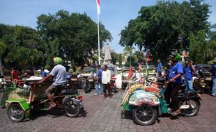 MODA TRANSPORTASI : Becak Motor Mulai Marak di Solo