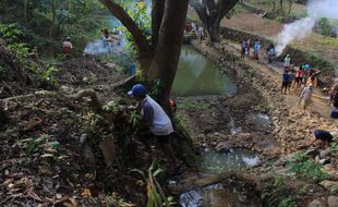 Jaga Kebersihan dan Kerukunan dengan Gugur Gunung