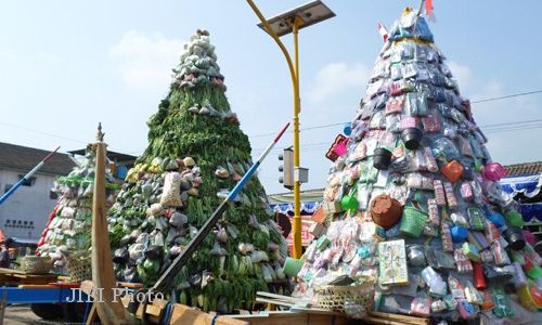 Pindahan Pasar Prambanan, Pedagang Arak 3 Gunungan