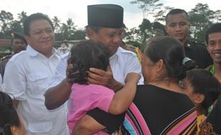 LEBARAN 2014 : Open House, Prabowo Subianto Undang Warga ke Rumahnya