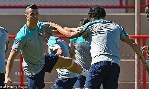 PIALA DUNIA 2014 : Spesial Lawan Ghana, Ini Dia Gaya Rambut Baru Ronaldo