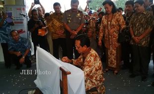 Jogja Craft Expo Dibuka, Sultan membatik