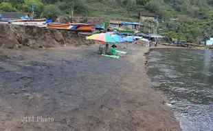 ABRASI PANTAI SELATAN : Kawasan Pantai baron kian Tergerus