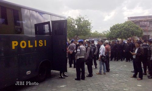 KONFLIK PINDUL : Kok Ada Bus Polda DIY?