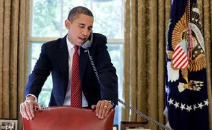 PRESIDEN OBAMA : Siaran di Radio, Obama Sebut Kata Kasar