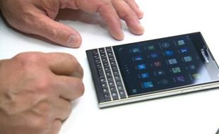 SMARTPHONE TERBARU : Ini Cara Blackberry Bikin Layar “Revolusioner”