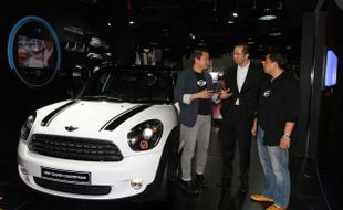 FOTO BURSA MOBIL INDONESIA : Ruang Pamer Mobil Mini Copper Diresmikan