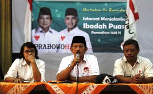 FOTO HASIL PILPRES 2014 : Tim Prabowo-Hatta Ajak Simpatisan Tunggu KPU