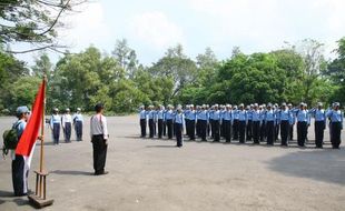 FOTO HUT RI 2014 : Paskibra Mulai Berlatih Jelang Hari Kemerdekaan