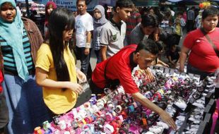 FOTO LEBARAN 2014 : Penjualan Sunday Market Naik 2 Kali Lipat