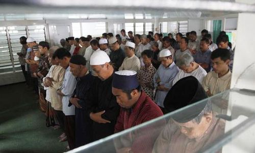 FOTO MALAYSIA AIRLINES JATUH : Warga Kebonan Salat Gaib bagi Tetangga