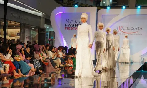 MOSLEM FASHION FIESTA 2014 : Ikapersata Tawarkan Gaya Idul Fitri 1435 H