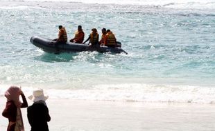 Perahu Karam di Pacitan, 2 Nelayan Sukabumi Hilang