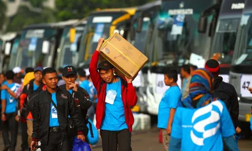 KENAIKAN HARGA BBM : Naiknya Harga BBM Bisa Dorong Perusahaan Otobus Urus Badan Hukum