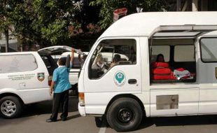 FOTO PILPRES 2014 : 21 Ambulans Siaga saat Pemungutan Suara