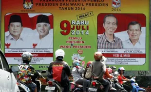 FOTO PILPRES 2014 : Baliho Sosialisasi Dipajang di Manahan