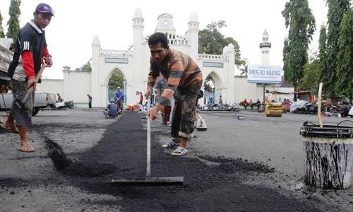 PEMBERDAYAAN EKONOMI : Takmir Masjid Agung Solo Dinilai Inkonsisten