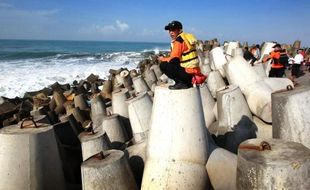 Pencarian 2 Pelajar Tenggelam di Pantai Mangrove Diperluas Hingga Trisik dan Purworejo