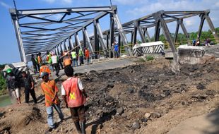 JALUR PANTURA : Desember, Perbaikan Jembatan Comal Ditarget Rampung