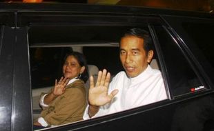 JOKOWI PRESIDEN : Jokowi Pulang Kampung, Polisi di Sepanjang Jalan