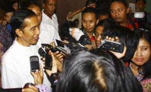 BERITA TERPOPULER : Mahfud Dituduh Penyusup, Kumpulan Meme Syahrini Ciaobella hingga BBM Hadir di Windows Phone