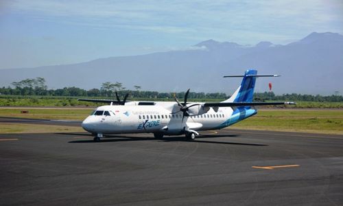 FOTO PENERBANGAN PERINTIS GARUDA : Pesawat Garuda Rute Surabaya-Jember Terbang Perdana