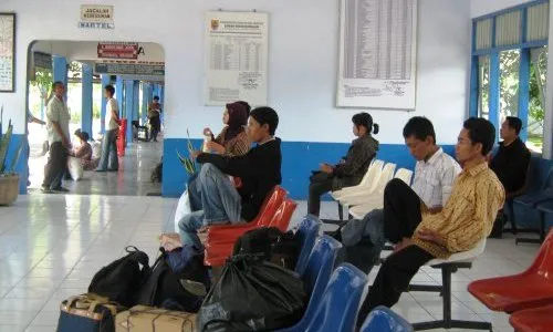 MUDIK LEBARAN 2014 : Wah, Tiket Bus Arus Balik Naik 120%!