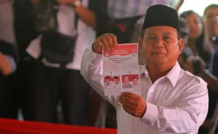 SENGKETA PILPRES 2014 : Prabowo-Hatta Perbaiki Gugatan Ke MK