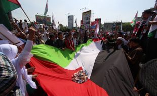 FOTO AKSI SOLIDARITAS PALESTINA : Umat Islam Medan Galang Dana untuk Rakyat Gaza