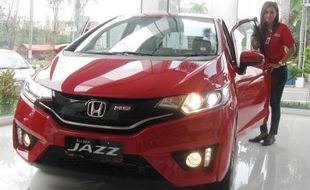 MOBIL HONDA : Honda Jazz Raih Gelar Mobil Paling Aman