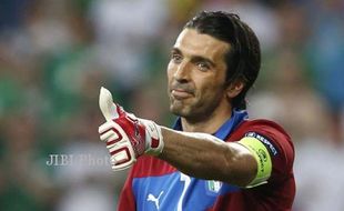 KARIER PEMAIN : Buffon Ingin Tampil di Piala Dunia 2018, Kemudian Pensiun