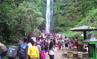 LEBARAN 2014 : Pengunjung Air Terjun Coban Rondo Kota Batu Melonjak 4 Kali Lipat