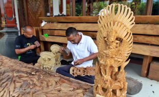 LEBARAN 2014 : Pemudik Buru Cinderamata Khas Gunungkidul