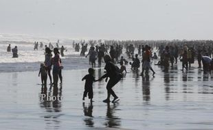 WISATA BANTUL : Gerhana Matahari Dongkrak Wisatawan ke Pantai