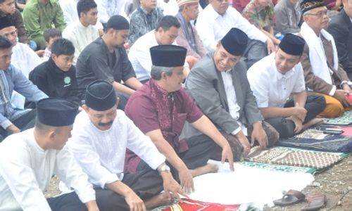 SALAT ID BOYOLALI : Bupati Salat Id di Alun-Alun Kota