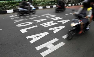 FOTO PENERAPAN ZSS : Pengendara Tak Peduli Zona Selamat Sekolah