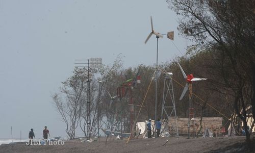 PEMBANGKIT LISTRIK TENAGA BAYU : Pembangunan Kincir Angin Bantul di Atas Lahan Pertanian