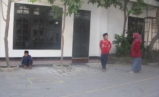 Ini Suasana Rumah Keluarga Anas di Krapyak Jelang Sidang Putusan