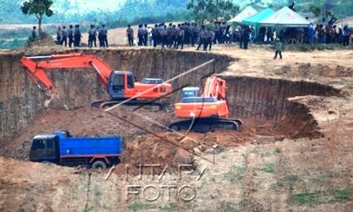 PABRIK SEMEN REMBANG : Gubernur Digugat Warga Rembang Gara-Gara Pabrik Semen