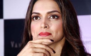 TRENDING SOSMED : Gara-Gara Foto Belahan Dada, Deepika Padukone Berang