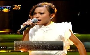 RISING STAR INDONESIA: Coke Bottle Sukses Antarkan Dewi Kisworo Lolos Live Audition 3