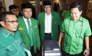 KONFLIK INTERNAL PPP : Akhirnya, Romahurmuziy Jadi Ketua Umum PPP Secara Aklamasi