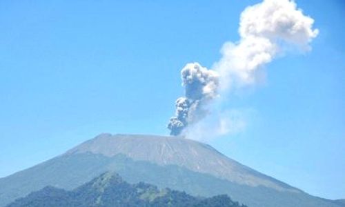 FOTO GUNUNG SLAMET SIAGA : Begini Asap Sulfatara Gunung Slamet