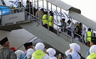 FOTO HAJI 2014 : Embarkasi Solo Mulai Lepas Calon Haji