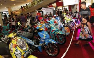 FOTO HONDA MODIF CONTEST : 89 Motor Modifikasi Diadu di Solo Paragon