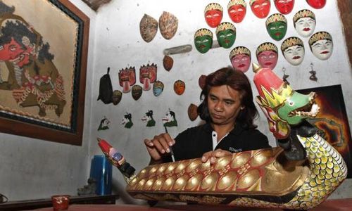 FOTO INFO BELANJA : Karya Kerajinan Kayu Mulai Rp15.000