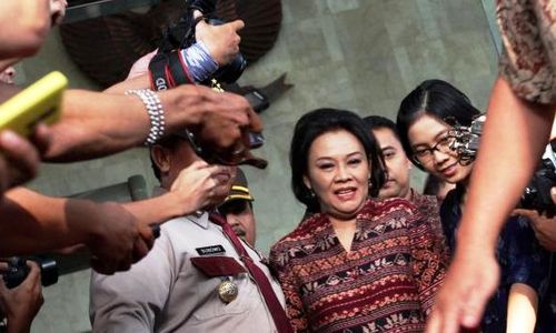 FOTO JERO WACIK TERSANGKA : KPK Panggil Istri Menteri ESDM