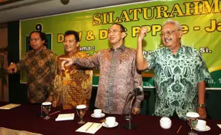 FOTO KONFLIK PPP : Satukan Jateng, Suryadharma Dikawal Mudrick