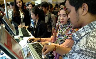 FOTO MEGA CAREER EXPO : Bursa Lowongan Kerja dari 100 perusahaan